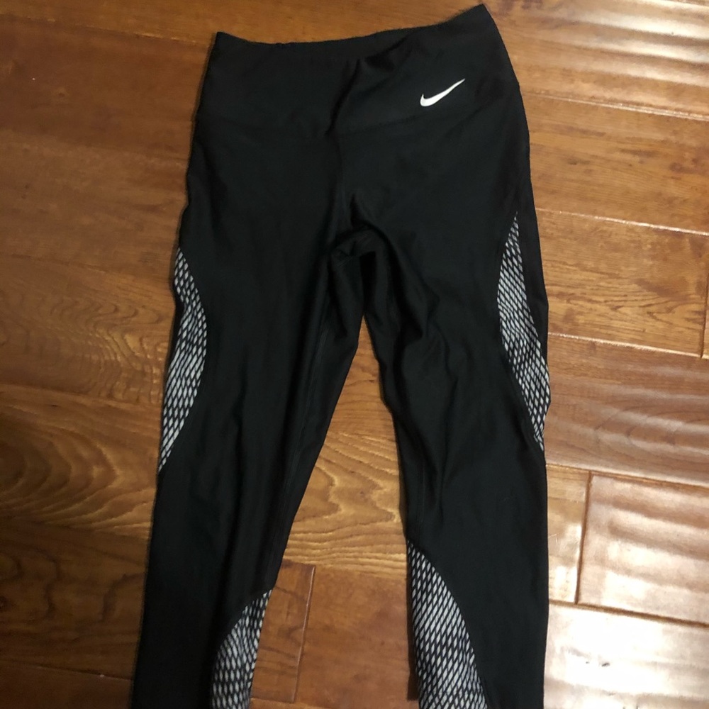 nike dri fit capris